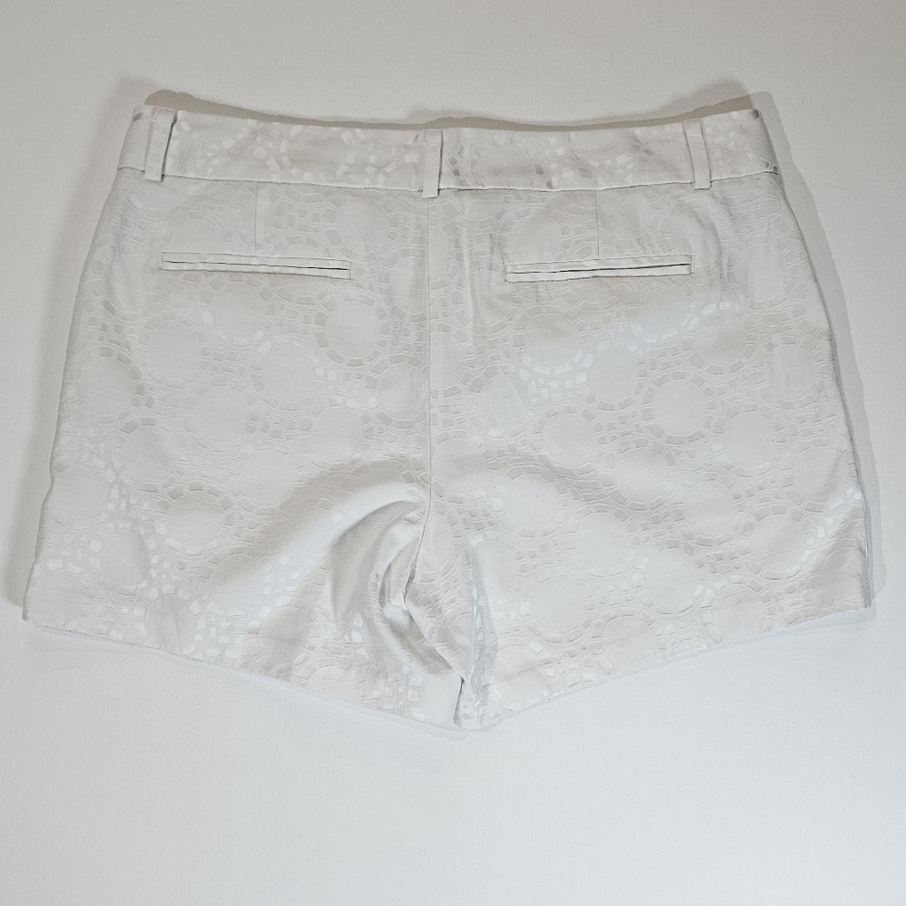 Banana Republic Jacquard Shorts Womens Size 10 White Textured Geometric Bermuda - Picture 2 of 6
